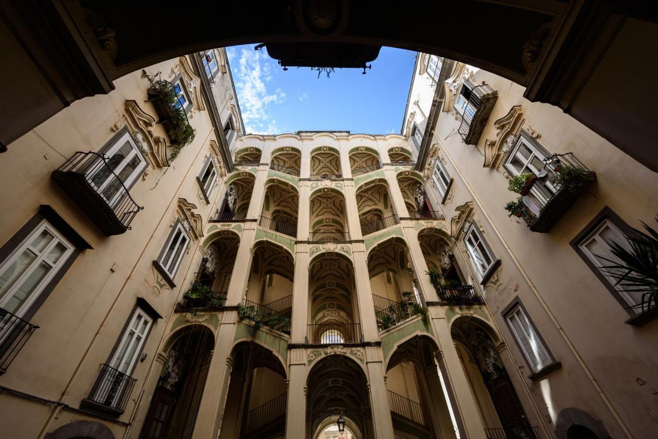 Palazzo Dello Spagnolo Suite Naples Exterior photo
